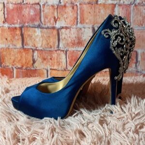 Badgley Mischka Karolina Women's Pump